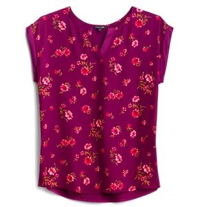 Light weight, short sleeved, flower top